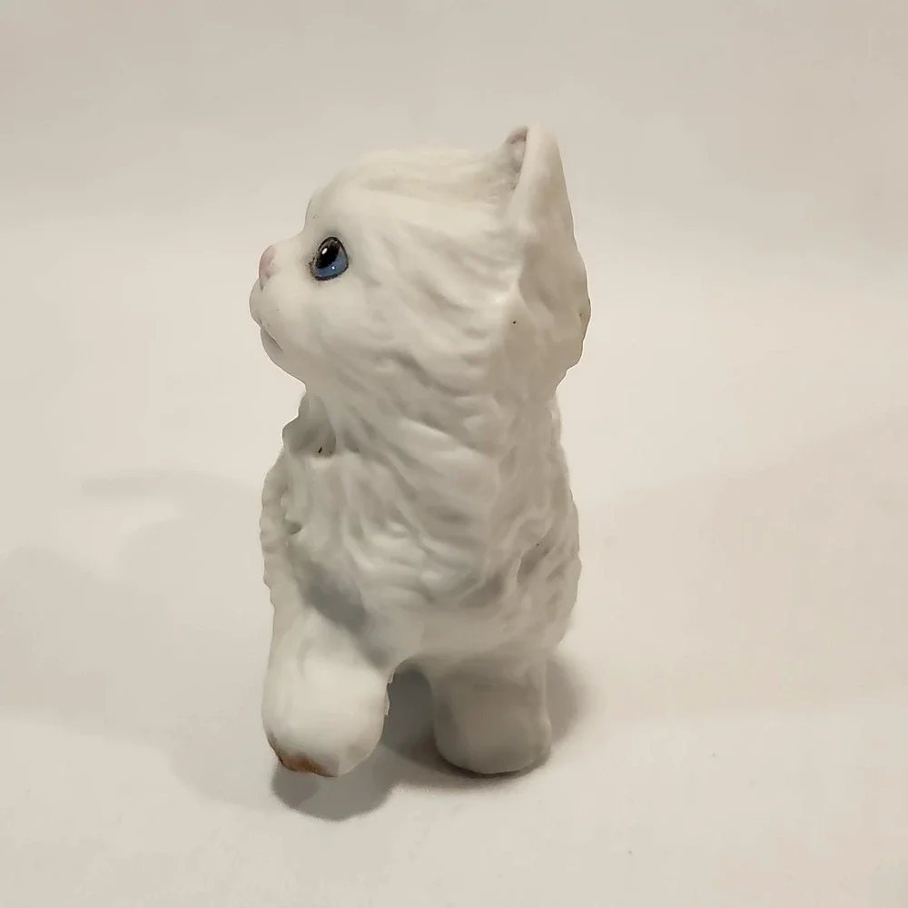 Pair Vintage Homco White Kittens Cat Figurines W/‎ Blue Eyes Taiwan 1970s Cute